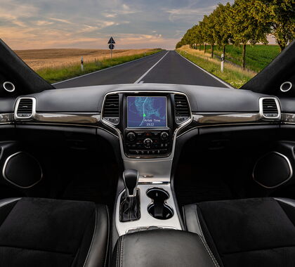 Vordere Sitzreihe einer Limousine